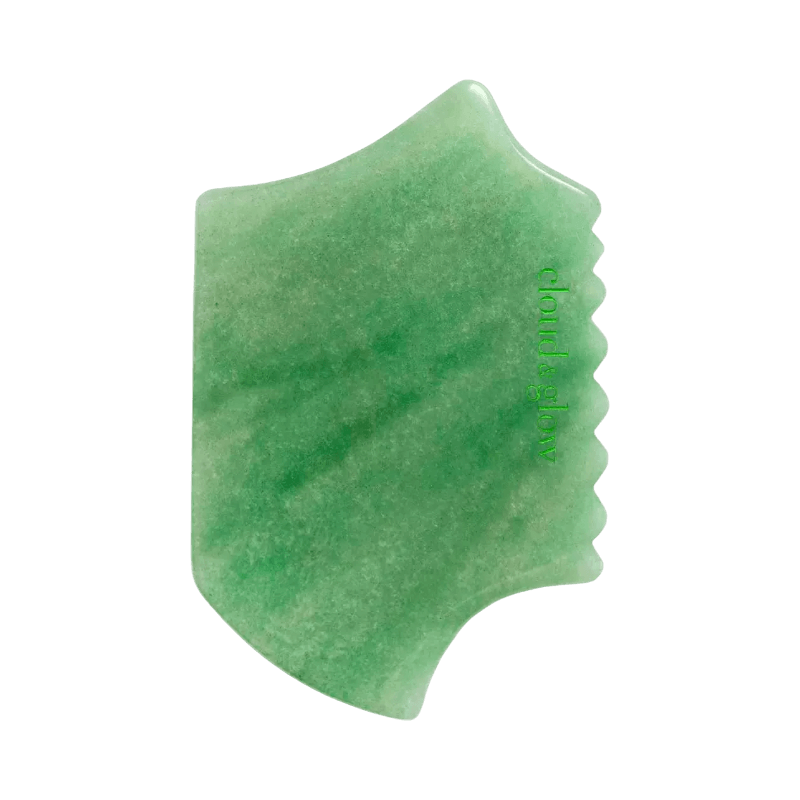 Cloud & Glow gua sha i opalit – mjuk kristallsten för lymfdränage och ansiktsmassage.
