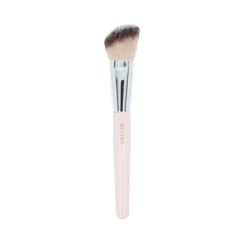 Lyko sned rouge- och contourborste med rosa handtag och tätt borst för precis applicering.