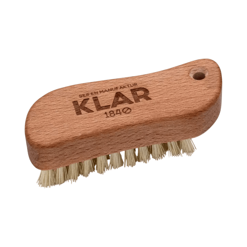 Nagelborste i trä från Klar Seifen med robust naturborst och greppvänlig design.
