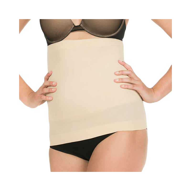 Hudfärgad waistnipper från MAGIC med sömlös design för osynlig figurformning.