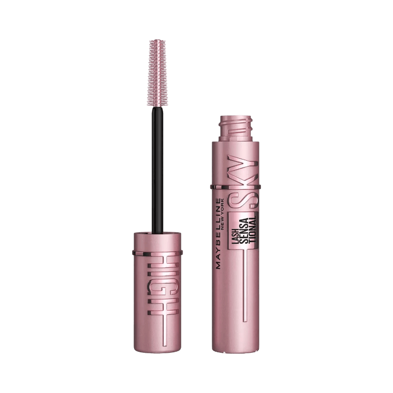Maybelline Sky High mascara i roséguld tub med flexibel borste för längd och volym.