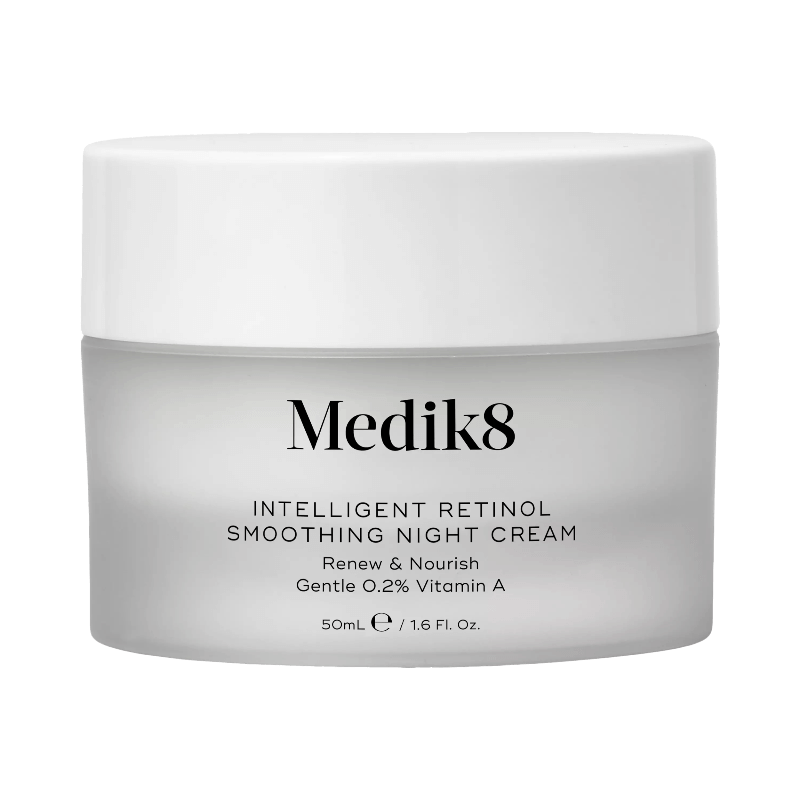 Medik8 nattkräm med 0,2% retinol som förnyar och vårdar huden under natten.