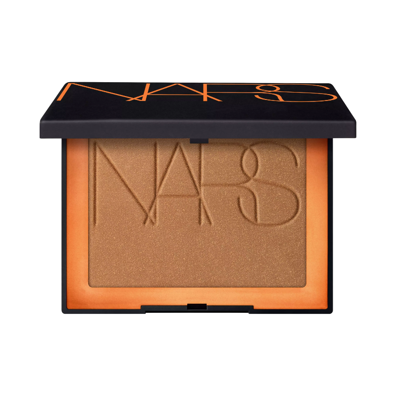 NARS Laguna bronzer i kompaktformat med silkeslen textur och guldig bronston.