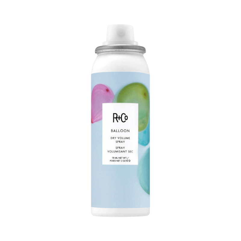 R+Co torrspray för volym och luftig känsla med lätt textur.