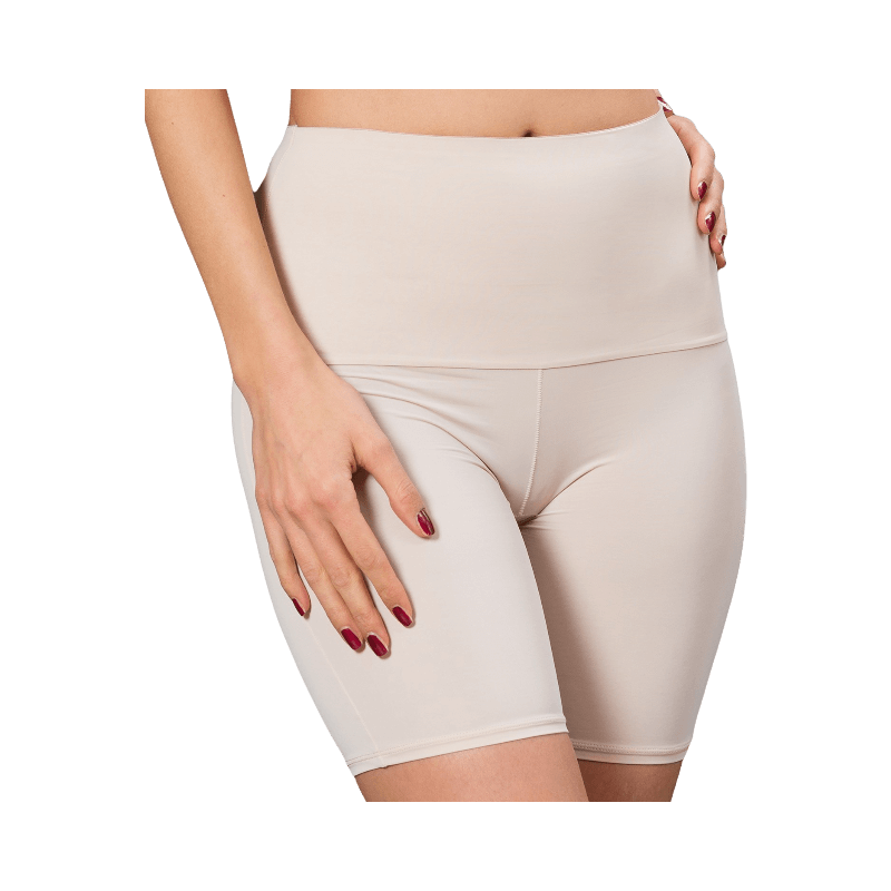 Lång shapewearshorts i beige som jämnar ut mage, höfter och lår.