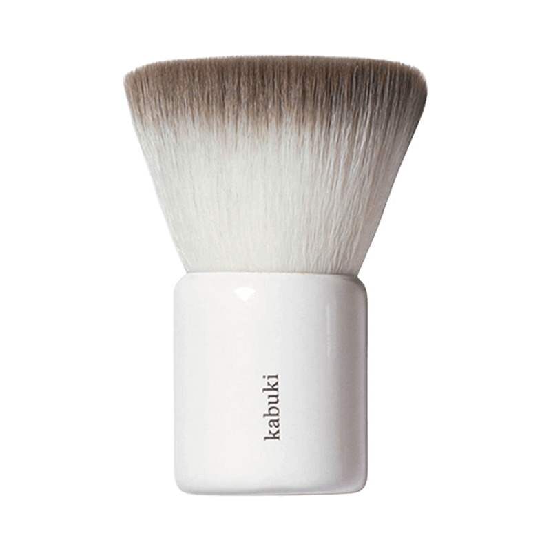 Ere Perez kabukiborste med vit fot och syntetiskt borst – vegansk och miljövänlig makeupborste.