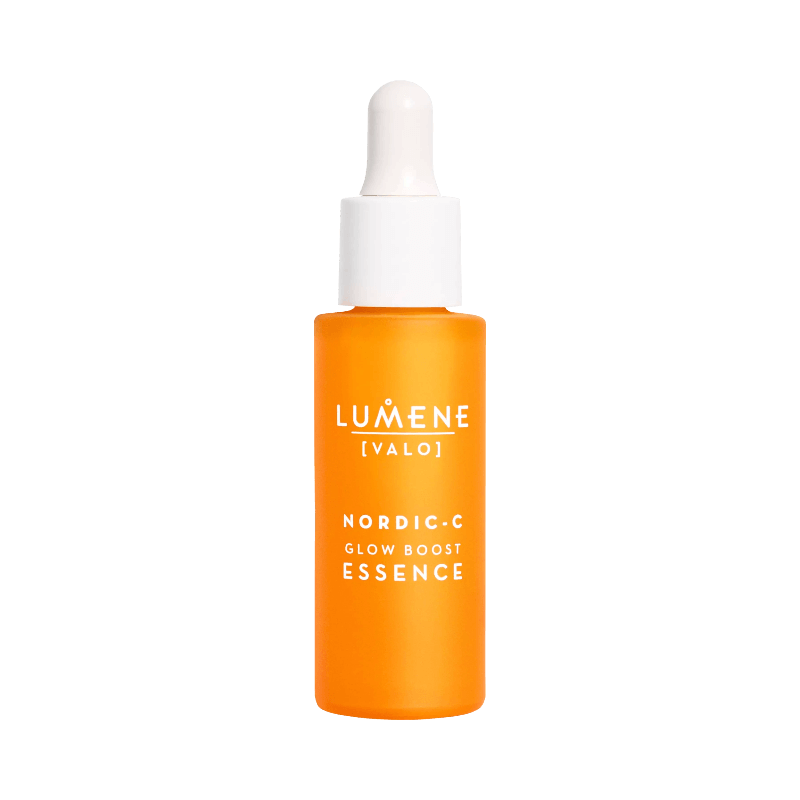 Lumene C-vitamin essence i orange flaska som ger huden glow och motverkar trött hudton.