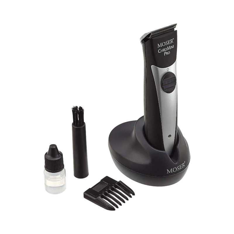 Moser ChroMini Pro detaljtrimmer med laddstation, perfekt för skarpa linjer och konturer.