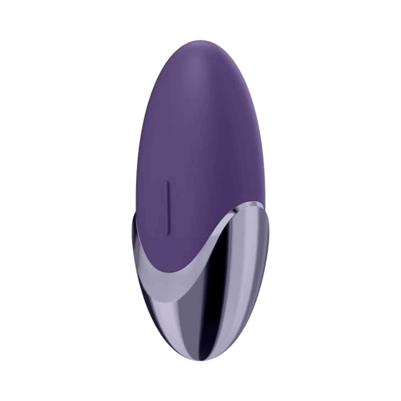 Satisfyer Layon 1 i lila, en elegant klitorisstimulator med kromad bas och ergonomisk form