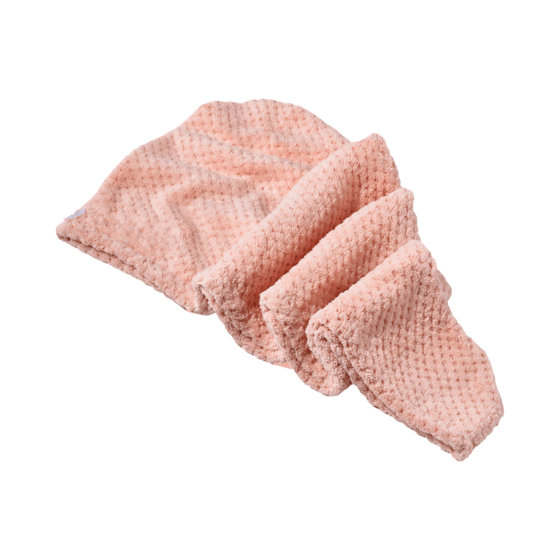 Mjuk rosa mikrofiber hårturban från Yuaia Haircare för snabbtorkning av håret utan friss