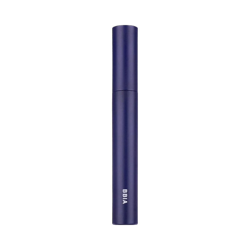 BBIA Never Die Mascara i brun nyans ger hållbar färg och naturlig definition hela dagen.
