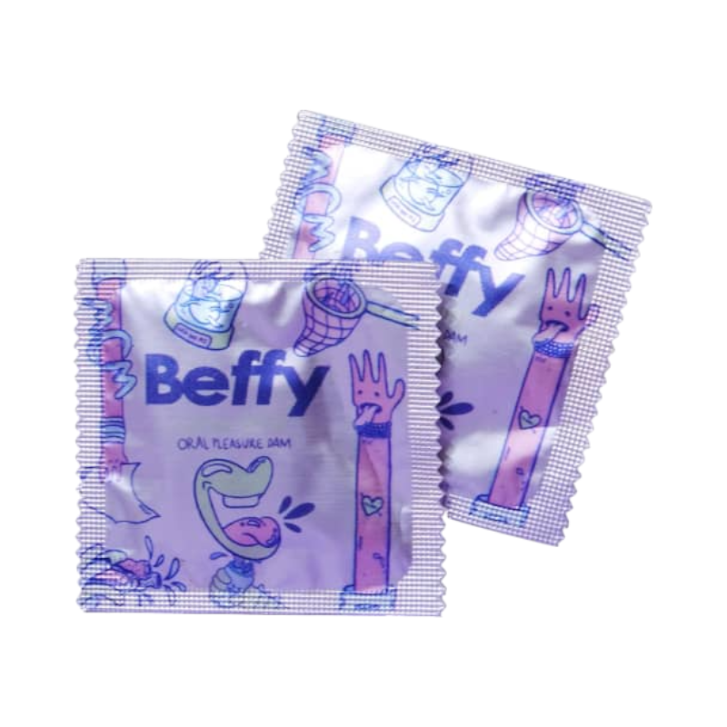 Två Beefy oral dams i förpackning med grafiskt motiv, används vid oralsex för skydd.