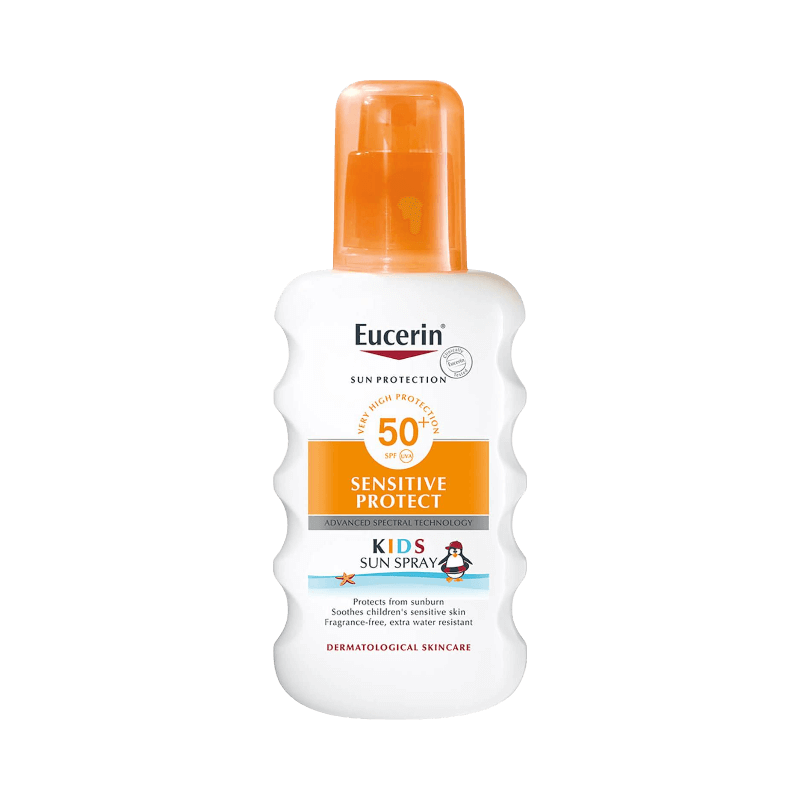Solskyddsspray SPF 50+ för barn från Eucerin som skyddar känslig hud och är extra vattenresistent.