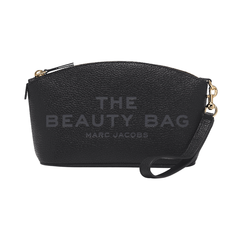 Svart beauty bag från Marc Jacobs med guldiga detaljer och stilren text.
