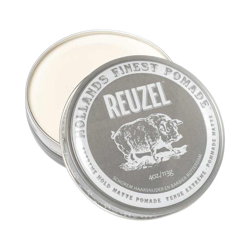 Reuzel Extreme Hold Matte Pomade ger stark stadga med matt finish för klassiska herrfrisyrer.
