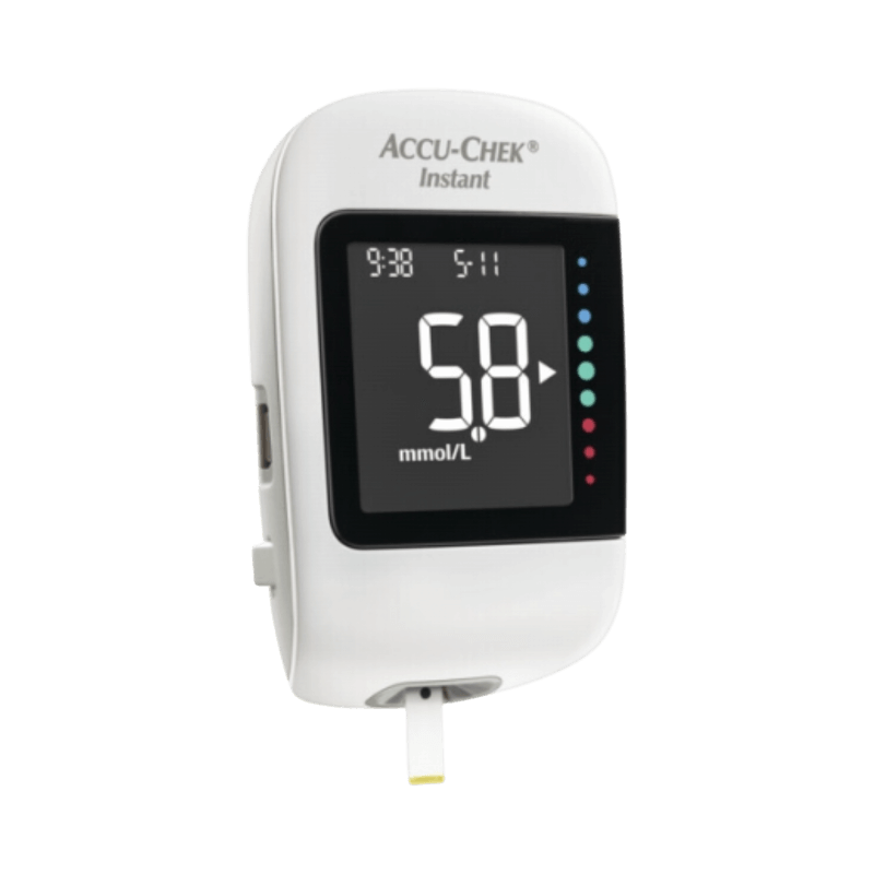 Accu-Chek Instant blodsockermätare visar 5,8 mmol/L med färgkodad resultatskala.
