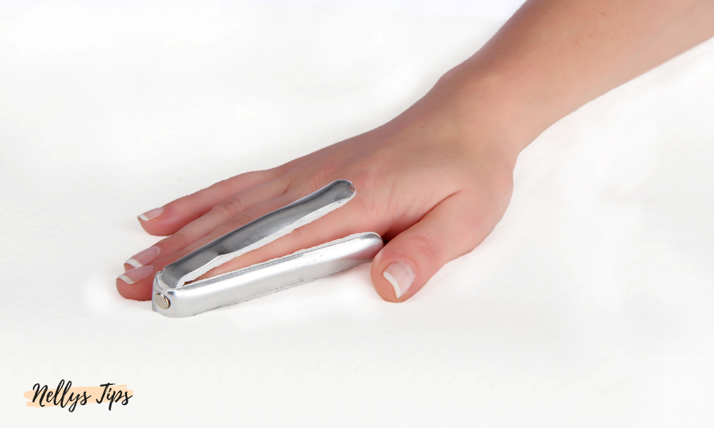 Effektiv fingerskena för att immobilisera fingret vid stukningar, frakturer eller ledbandsskador.