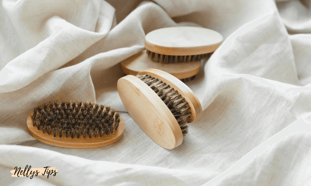 Skäggborstar i trä med naturlig borst för styling och vård av skägget